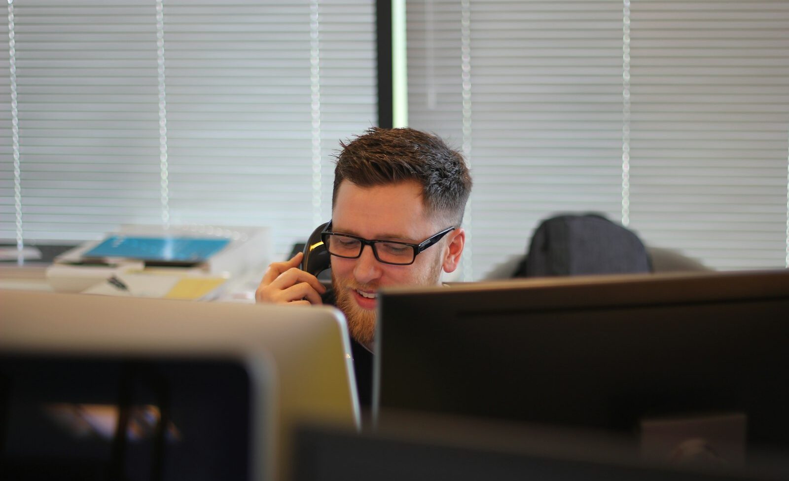 Team member answering a new enquiry immediately after it arrives